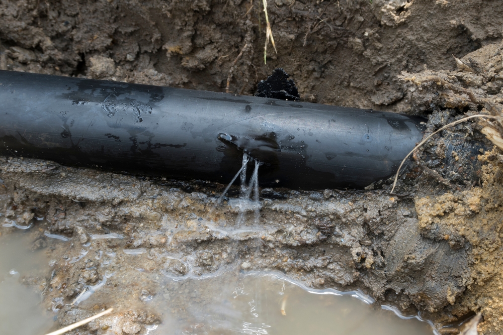 External Water Leak Detection of a pipe with a hole