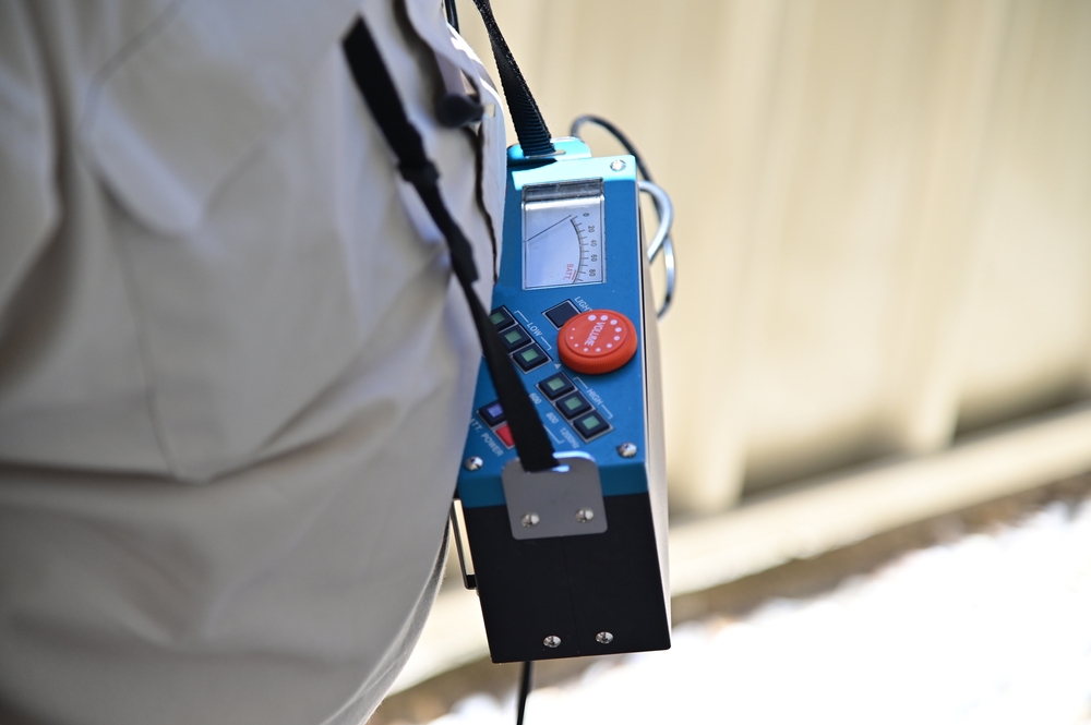 Professional water leak detector using subsurface electro